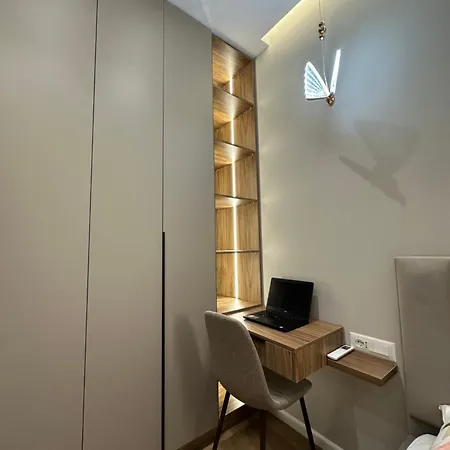 Modern Dajti Apartmán