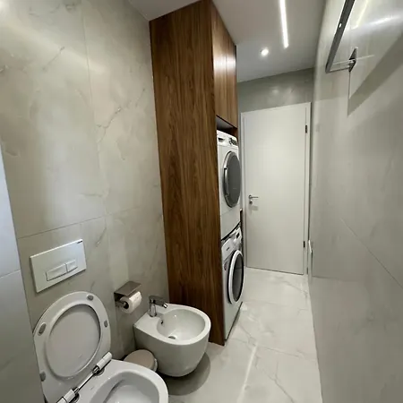 Modern Dajti Apartmán